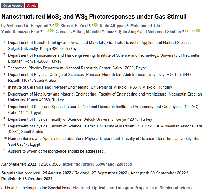 Nanostructured MoS2 and WS2 photoresponses under gas stimuli